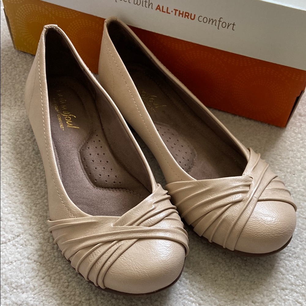 Naturalizer Tan Flats with Sophisticated Pleated Design